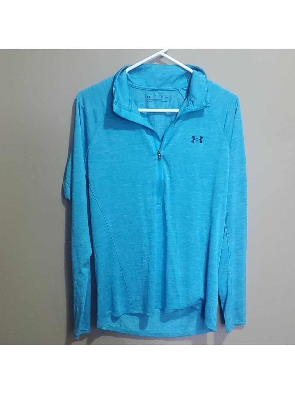 Under Armour Light Blue Performance Pullover Size Medium